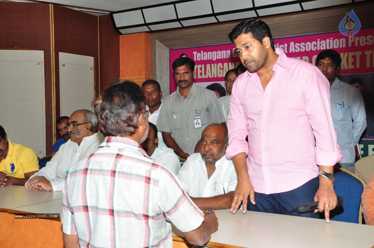 Telangana Talwar Star Cricket Team Launch - 14 / 68 photos