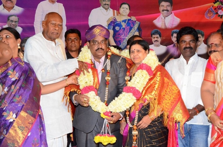 Telugu Cinema World Records Felicitation Press Meet - 7 / 42 photos