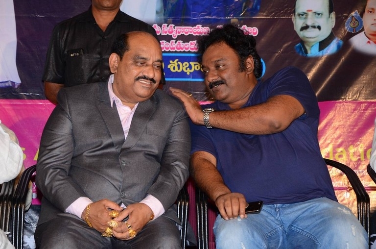 Telugu Cinema World Records Felicitation Press Meet - 13 / 42 photos