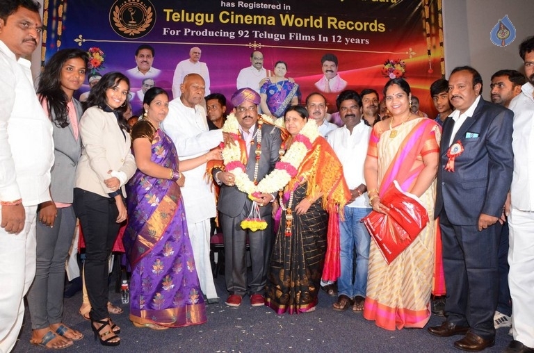 Telugu Cinema World Records Felicitation Press Meet - 20 / 42 photos