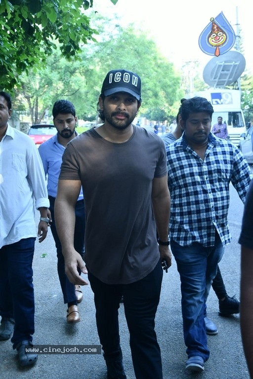 Tollywood Celebrities Cast Their Vote - 32 / 61 photos