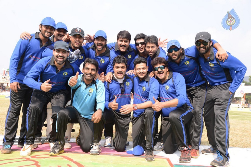 Tollywood Cricket Match in Vijayawada 01 - 65 / 163 photos