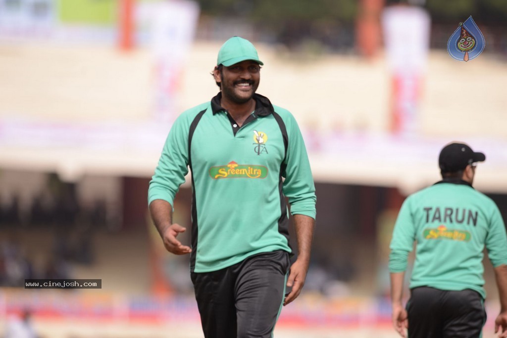 Tollywood Cricket Match in Vijayawada 01 - 70 / 163 photos