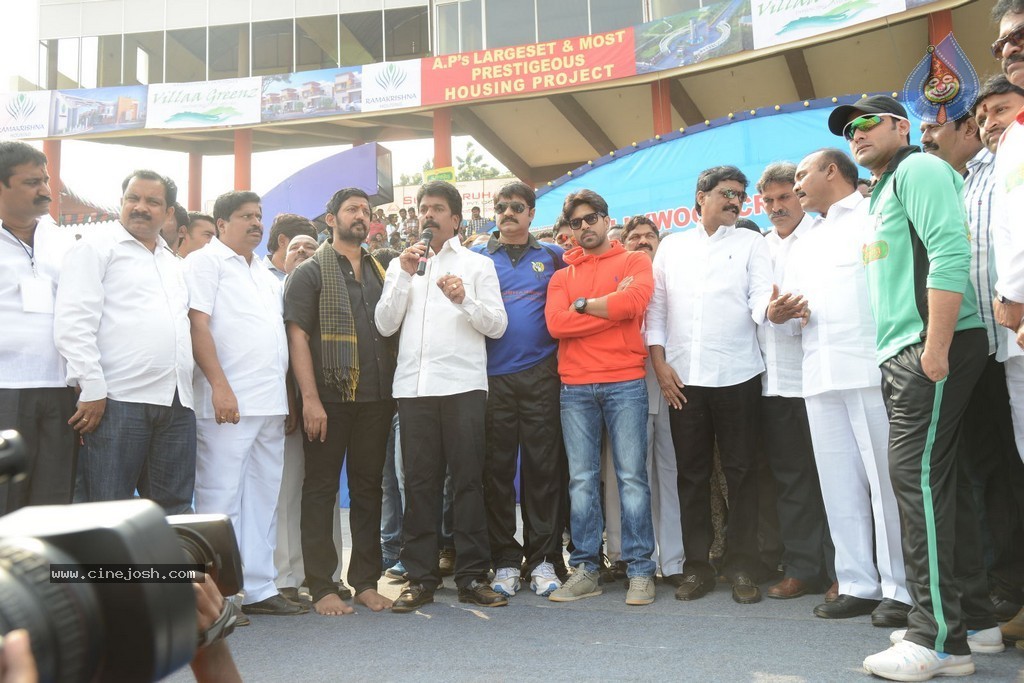 Tollywood Cricket Match in Vijayawada 02 - 10 / 53 photos