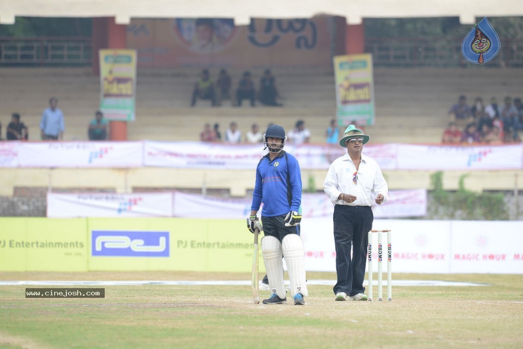 Tollywood Cricket Match in Vijayawada 02 - 18 / 53 photos