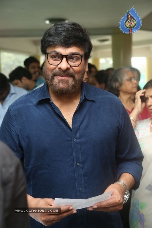 Tollywood Stars Cast their Votes 2018 - 38 / 103 photos