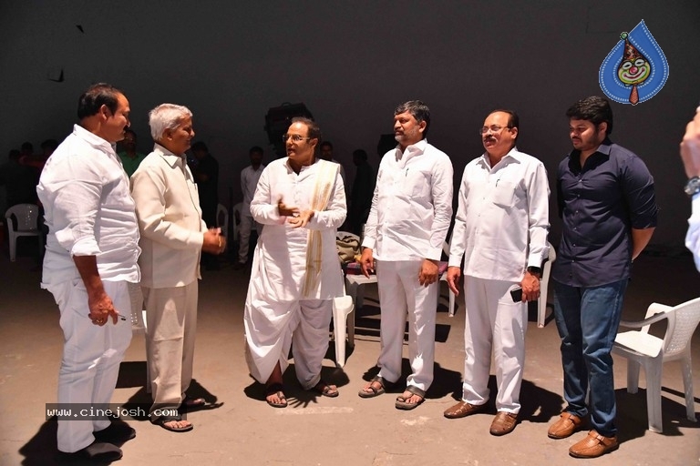 TTDP Leaders Meet Balakrishna On NTR Biopic Movie Sets - 1 / 6 photos