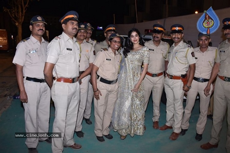 Umang Mumbai Police Show 2019 - 8 / 26 photos