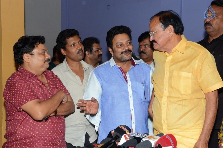 Venkaiah Naidu watches Chuttalabbayi Movie - 8 / 27 photos