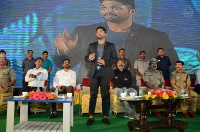 Allu Arjun and SS Rajamouli at Traffic Awareness Event - 70 of 81