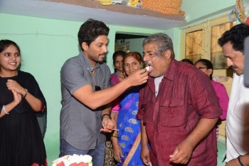 Allu Arjun at Greater Mega Fans President House - 11 of 21