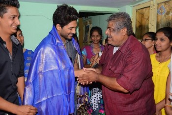 Allu Arjun at Greater Mega Fans President House - 18 of 21