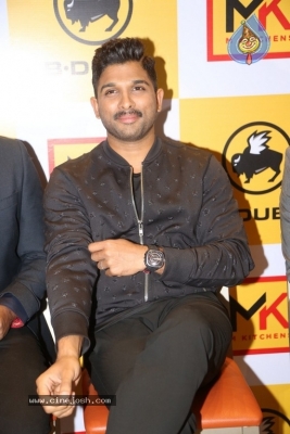 Allu Arjun Launches Buffalo Wild Wings Restaurant - 28 of 41