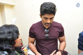 allu-arjun-photos-at-make-a-wish-event