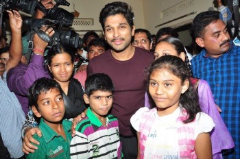 allu-arjun-photos-at-make-a-wish-event