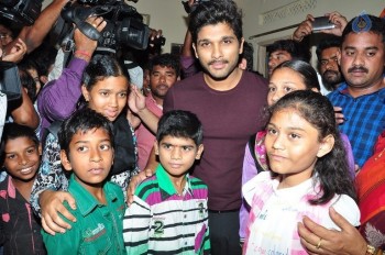 allu-arjun-photos-at-make-a-wish-event