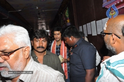 Bharat Ane Nenu Movie Team At Vijayawada Durgamma Temple - 5 of 12