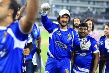 CCL 6 Telugu Warriors Vs Karnataka Bulldozers Match Photos - 36 of 63