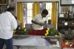 celebrities-pay-tributes-to-bapu
