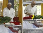 Celebrities Pay Tributes to Bapu - 10 of 17