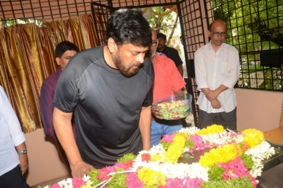 Chiranjeevi And Allu Aravind Has Paid Tribute To Nandagopal - 6 of 21