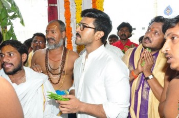 Chiranjeevi Birthday Special Pooja at Film Nagar Temple - 31 of 72