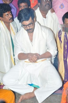 Chiranjeevi Birthday Special Pooja at Film Nagar Temple - 52 of 72