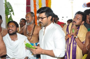 Chiranjeevi Birthday Special Pooja at Film Nagar Temple - 56 of 72