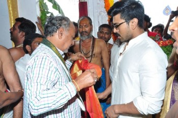 Chiranjeevi Birthday Special Pooja at Film Nagar Temple - 59 of 72