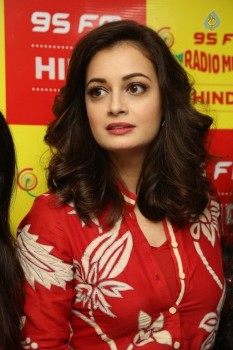 Dia Mirza Meets Mirchi 95 Listeners - 21 of 30