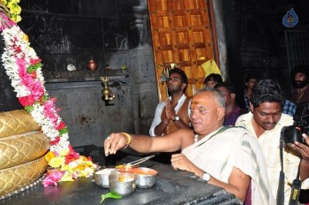 Dynamite Team at Warangal Thousand Pillar Temple - 10 of 36