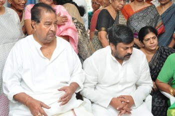 Edida Nageswara Rao Condolences Photos 1 - 110 of 126