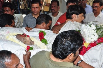 Edida Nageswara Rao Condolences Photos 1 - 117 of 126