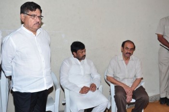 Edida Nageswara Rao Condolences Photos 1 - 119 of 126