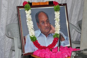 Edida Nageswara Rao Condolences Photos 1 - 120 of 126