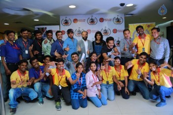 Hebah Patel and Team at S.V.M Mall - 12 of 17