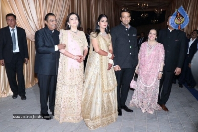 Isha Ambani & Anand Piramal Wedding Reception - 10 of 34