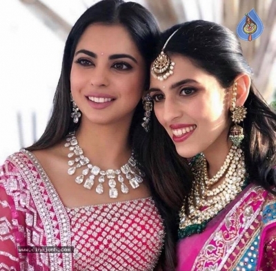 Isha Ambani and Anand Piramal Wedding Photos - 10 of 19