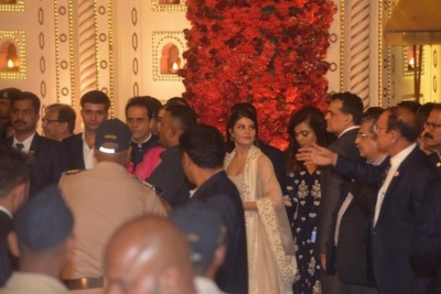 Isha Ambani and Anand Piramal Wedding Reception  - 3 of 48
