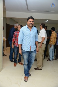 KTR Watches Pelli Choopulu Movie - 14 of 27