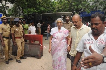 MS Viswanathan Condolences Photos 2 - 36 of 58