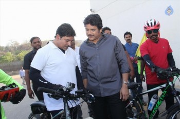 Nagarjuna Flagged Off Yoga Chakra Cyclathon   - 5 of 11