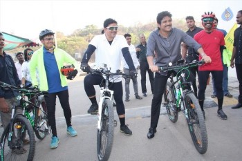 Nagarjuna Flagged Off Yoga Chakra Cyclathon   - 10 of 11