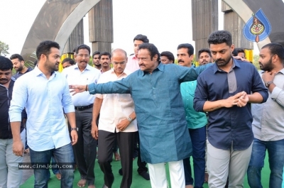 NTR Family Members Pay Tribute at NTR Ghat - 13 of 100
