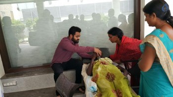 NTR with Cancer Patient Nagarjuna - 6 of 8