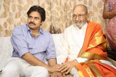Pawan Kalyan and Trivikram Meets K Vishwanath - 15 of 77