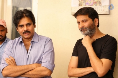 Pawan Kalyan and Trivikram Meets K Vishwanath - 24 of 77