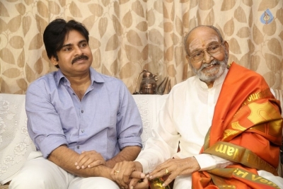 Pawan Kalyan and Trivikram Meets K Vishwanath - 35 of 77