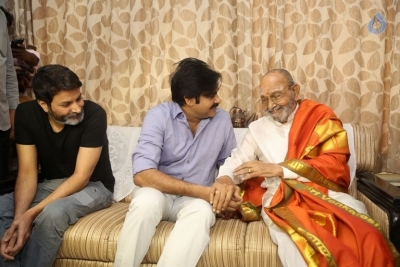 Pawan Kalyan and Trivikram Meets K Vishwanath - 38 of 77