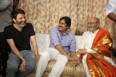 Pawan Kalyan and Trivikram Meets K Vishwanath - 39 of 77